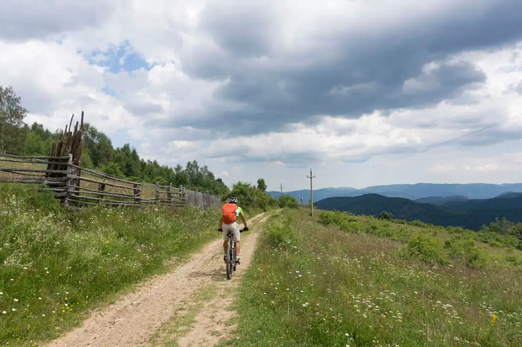  Undeva între Muntele Bocului și Muntele Filii - Banda Rosie