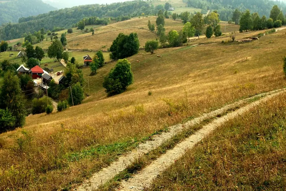  Deasupra de Muntele Baisorii - Marian Poara - Banda Rosie