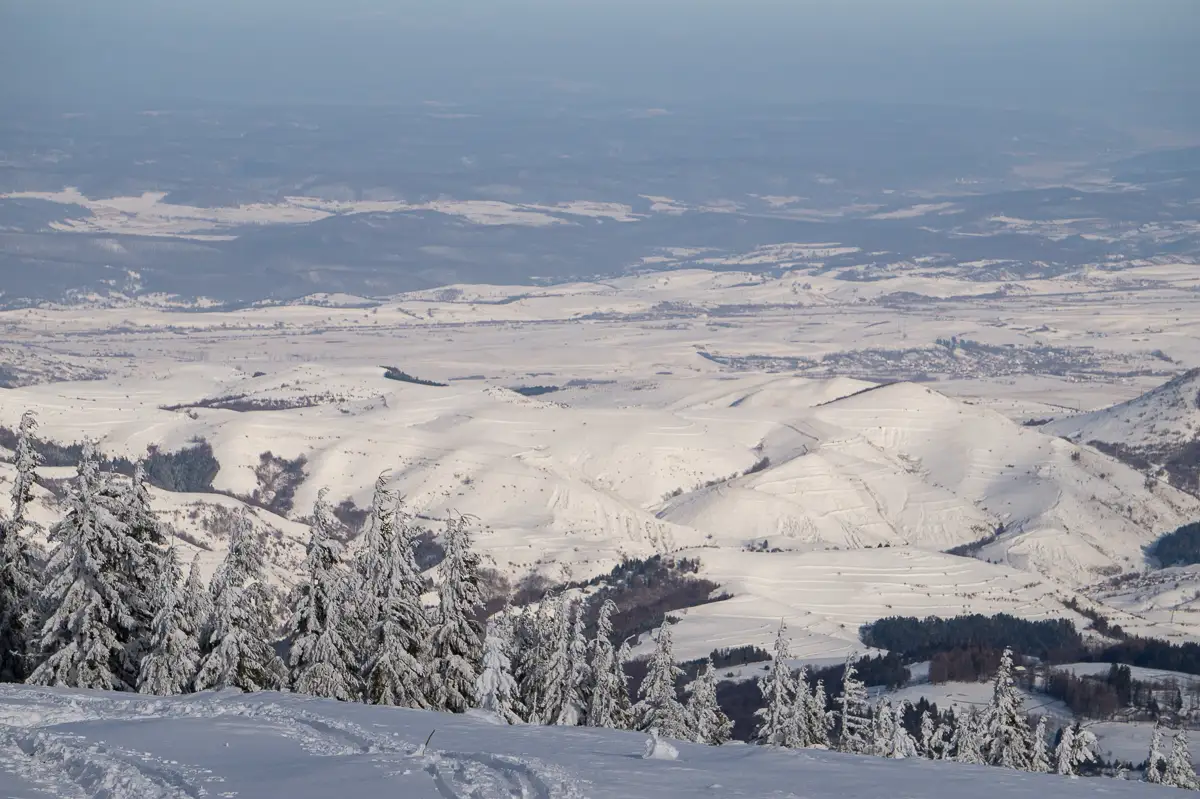  dealuri-faine-la-poalele-Vladesei - Banda Rosei