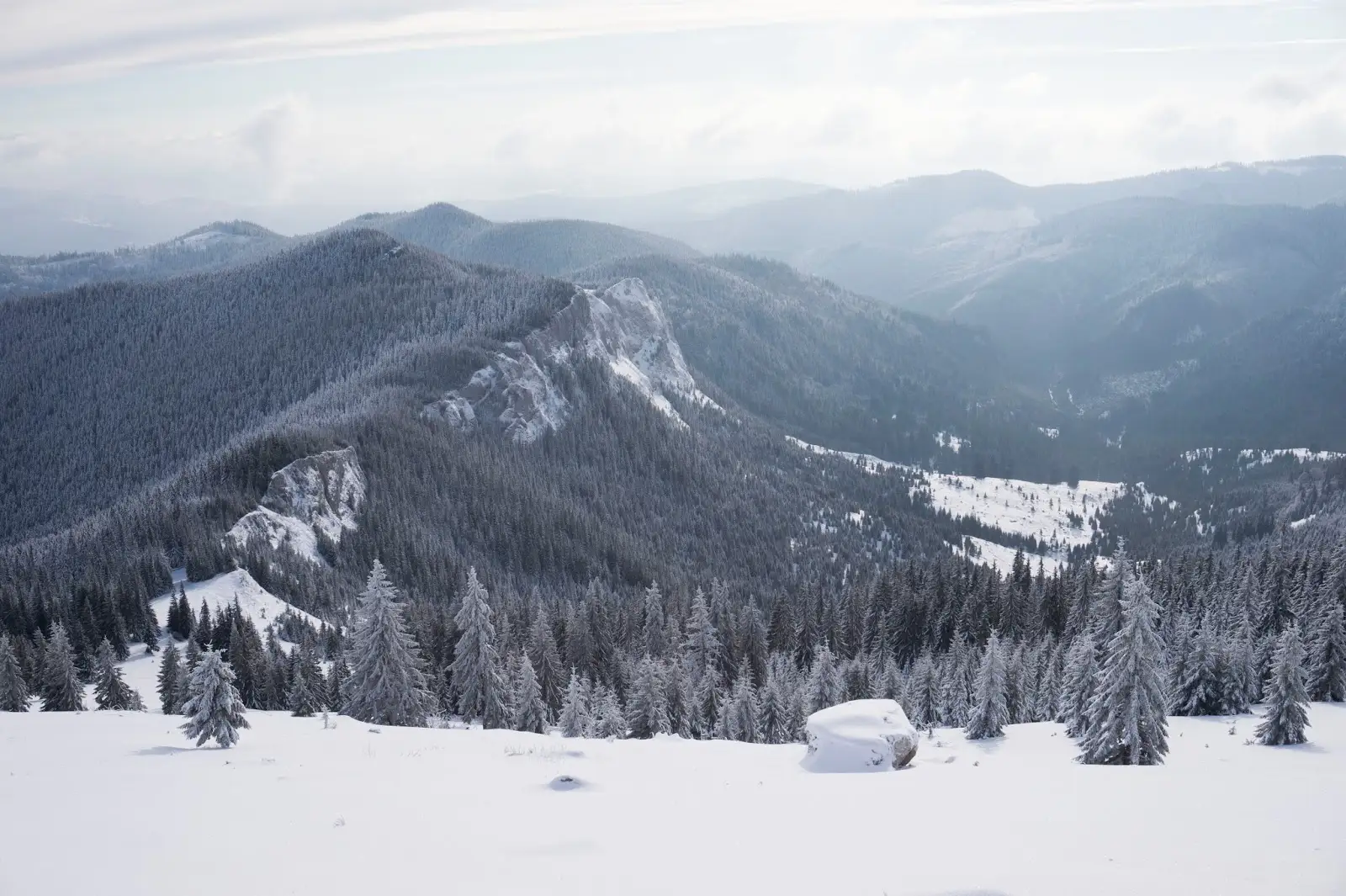  Pietrele-Albe-iarna-Vladeasa -  Banda Rosie