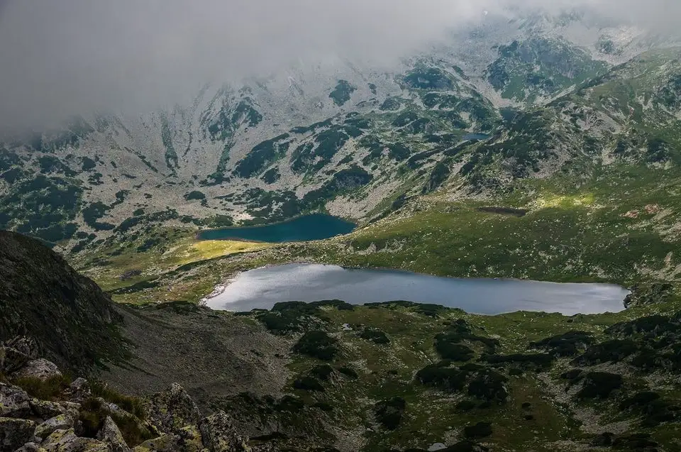 Bucura, Ana, Viorica și Florica, văzute de pe Vf. Peleaga - Morar Daniel