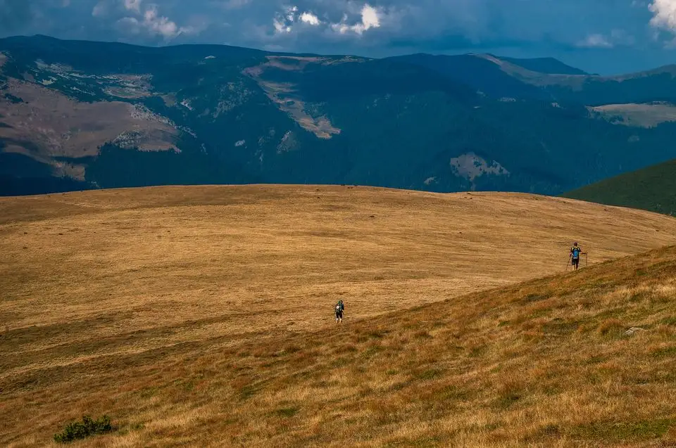  Gradinile suspendate - campuri netezite sub Vf. Gugu - Daniel Morar