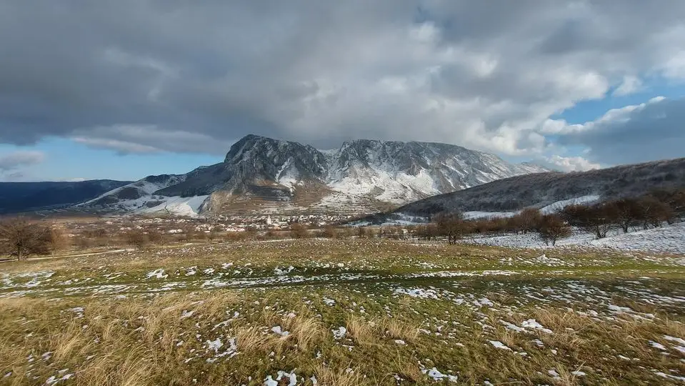  Piatra Secuiului se ridica maiestru - Manu Muntomanu