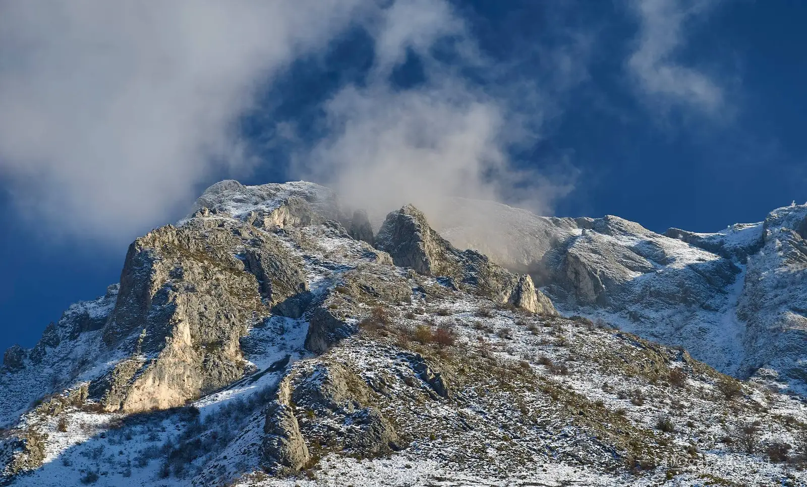  vedere spre Coltii Trascaului - Robert Dogaru