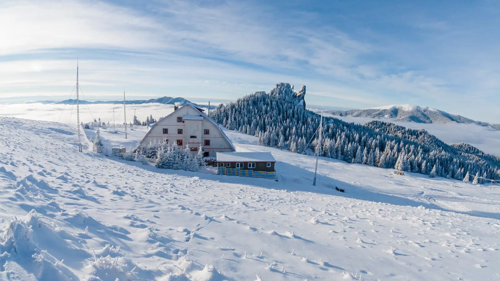  Cabana meteo Rarau si Pietrele Doamnei - Andrei Pahomi