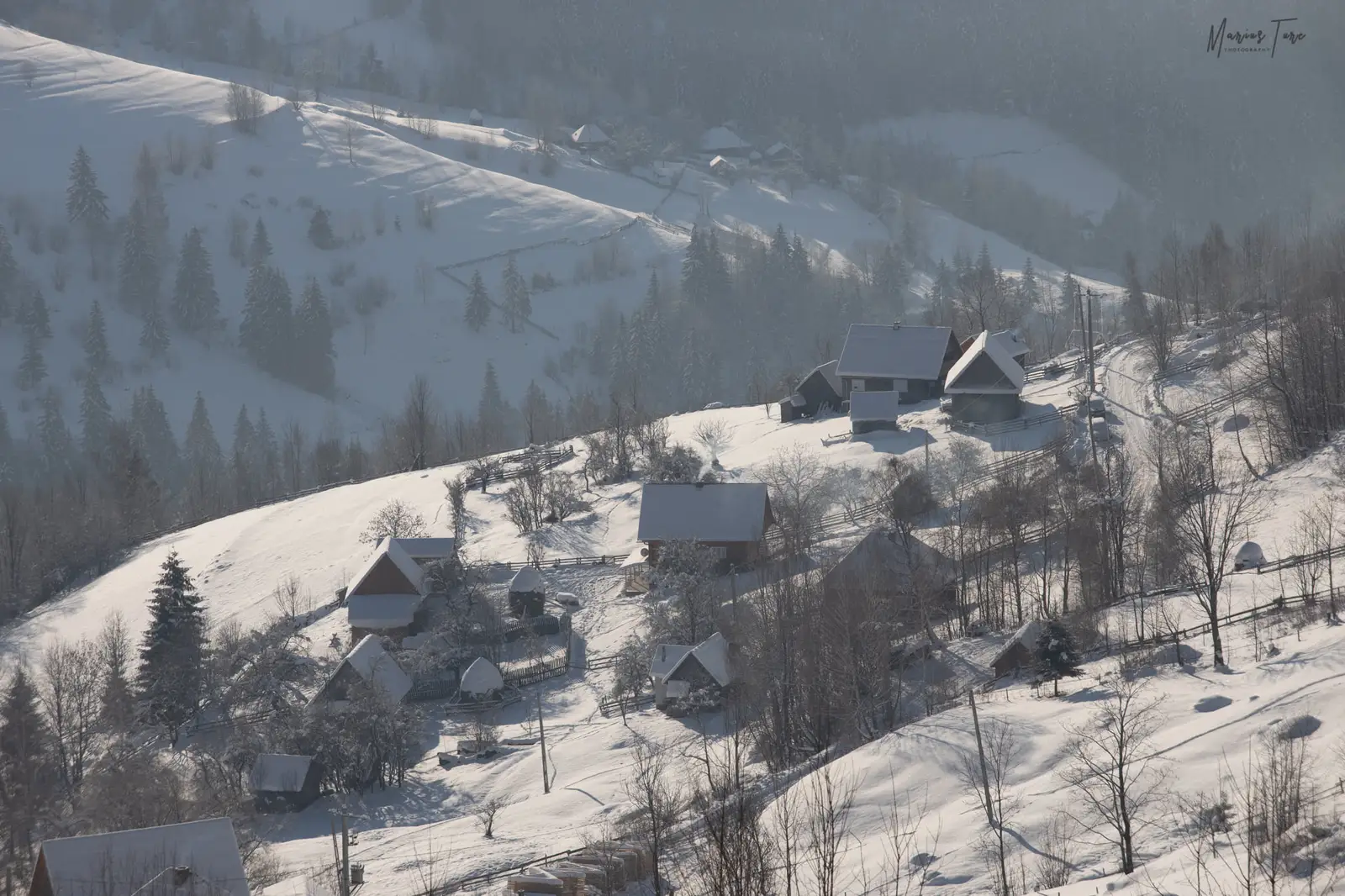  Privind spre casele din vale - Mariu Turc