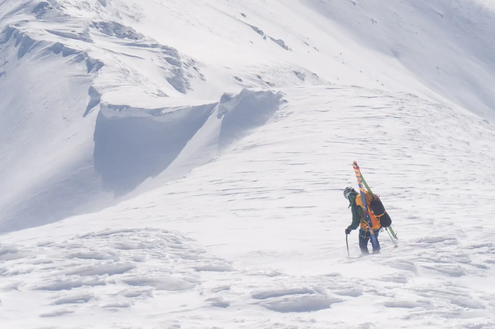 Coborâre spre șaua dintre Ineuț și Roșu - Alina Cîrja