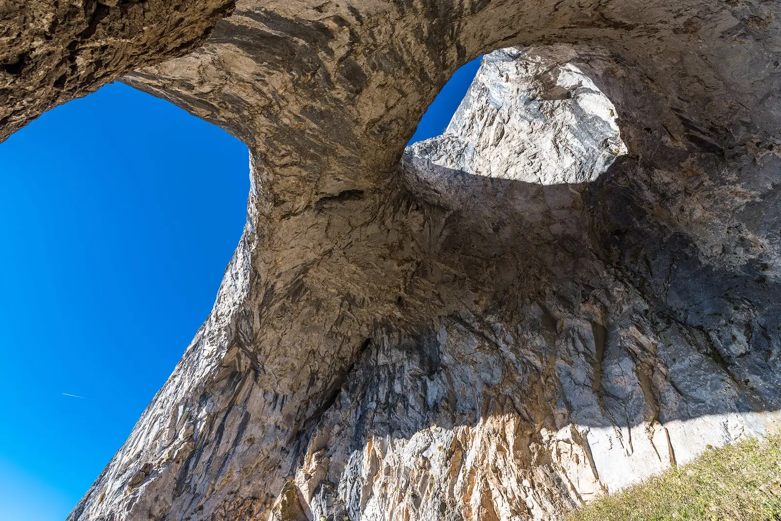 Grota are dimensiuni impresionante - Daniel Morar