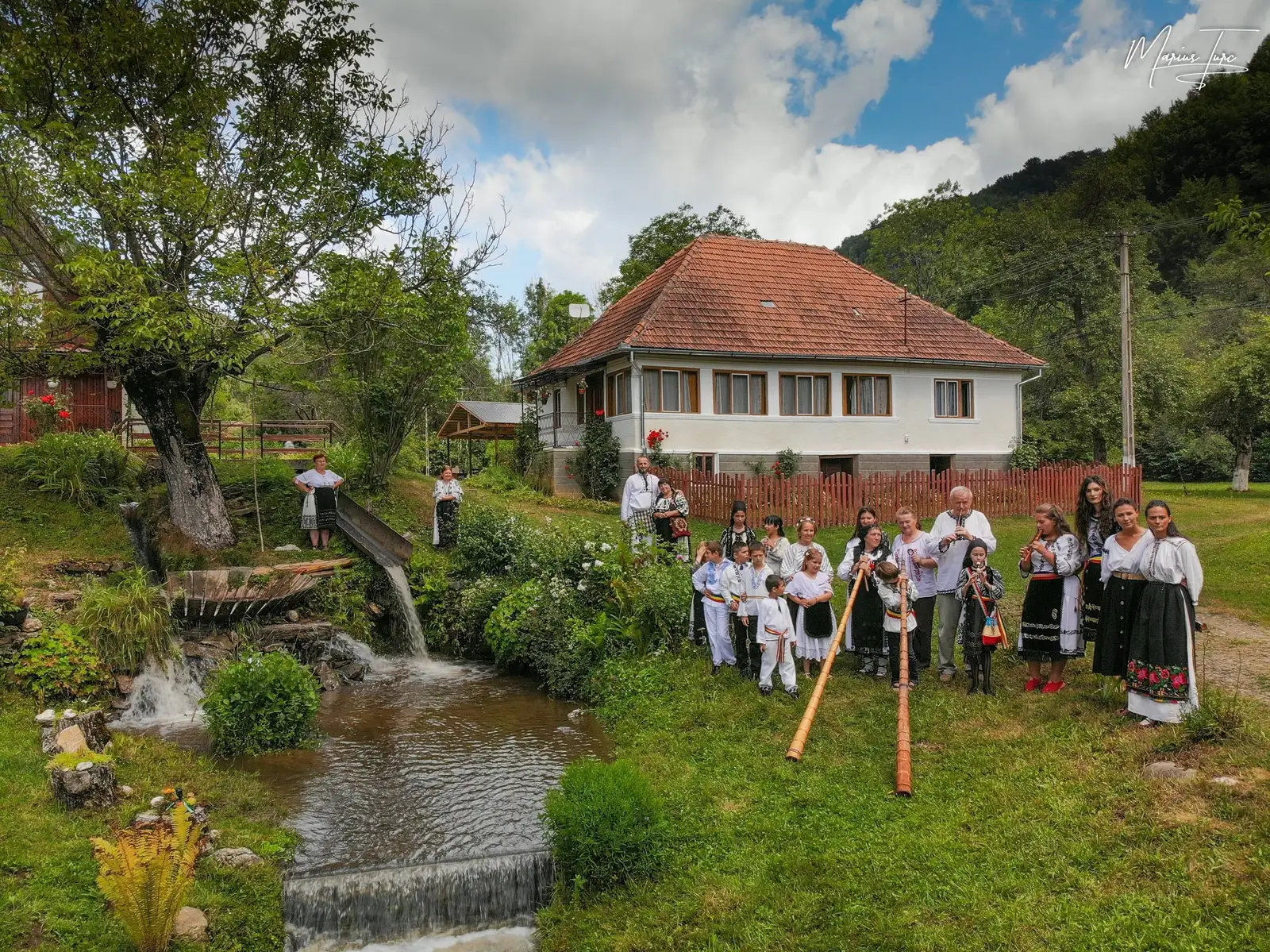  La Vâltoarea lu' tanti Leonora - Marius Turc