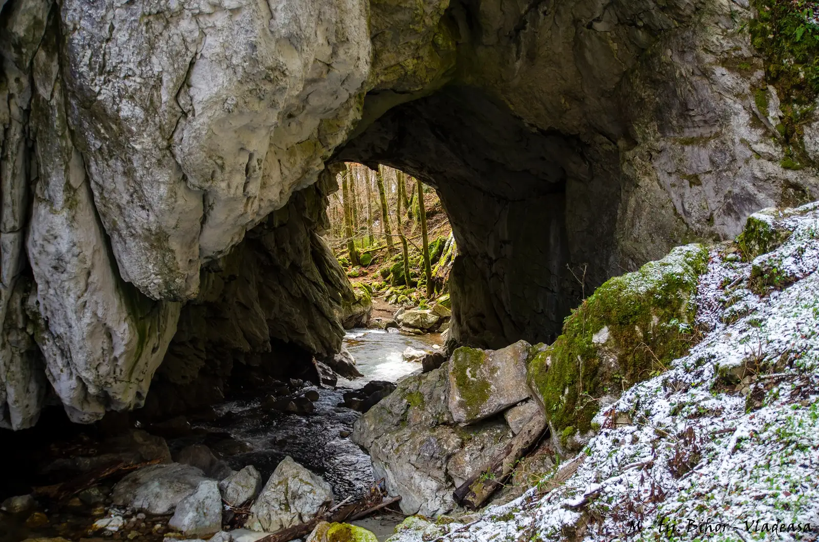  Podul natural de la Grohot - Muntii Bihor Vladeasa