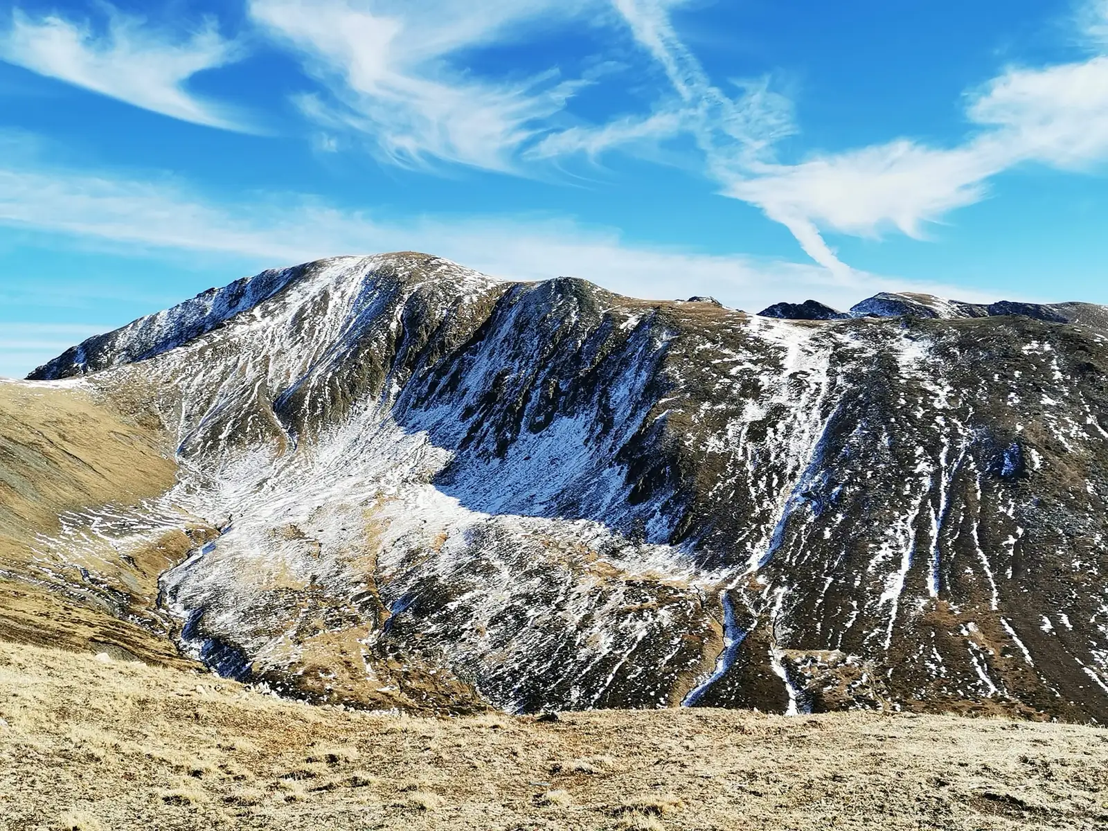  Masivul Budislavu in prim plan, Masivele Ciortea I si Ciortea II in plan secund