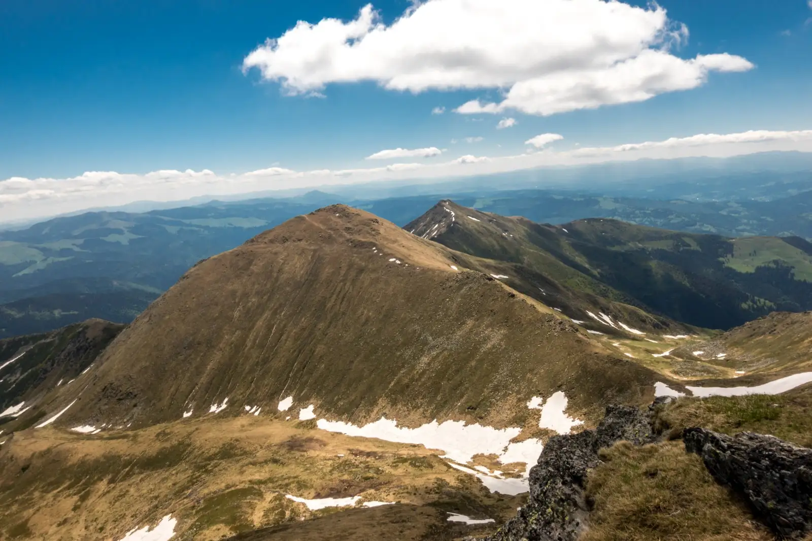  Ineut-Rosu, de pe Vf. Ineu - Csaba-Ilie Silvesan