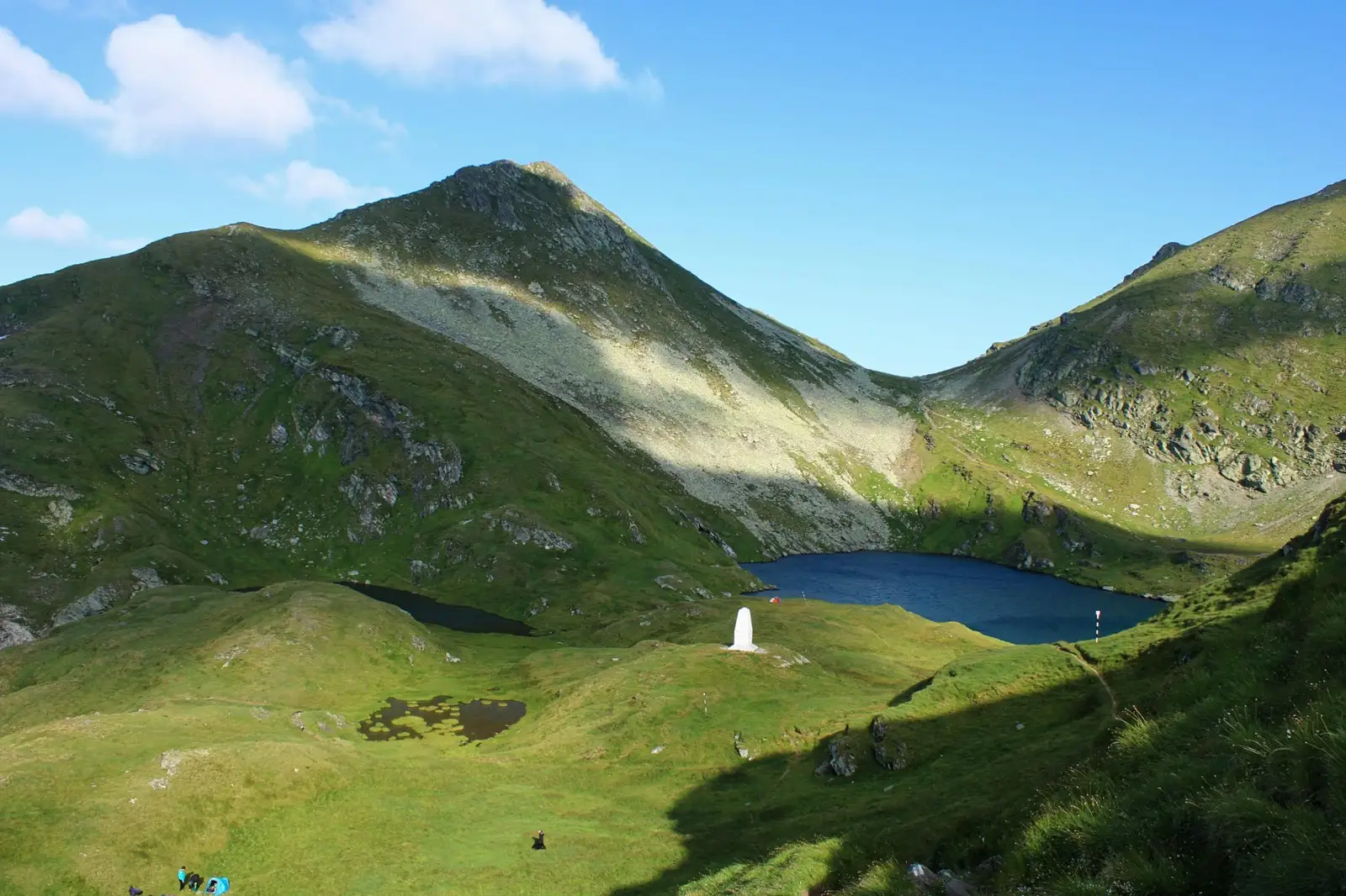  Şaua şi Lacul Capra, Lacul Căpriţa şi Monumentul Alpiniştilor, vf. Iezerul Caprei - Sima Constantin