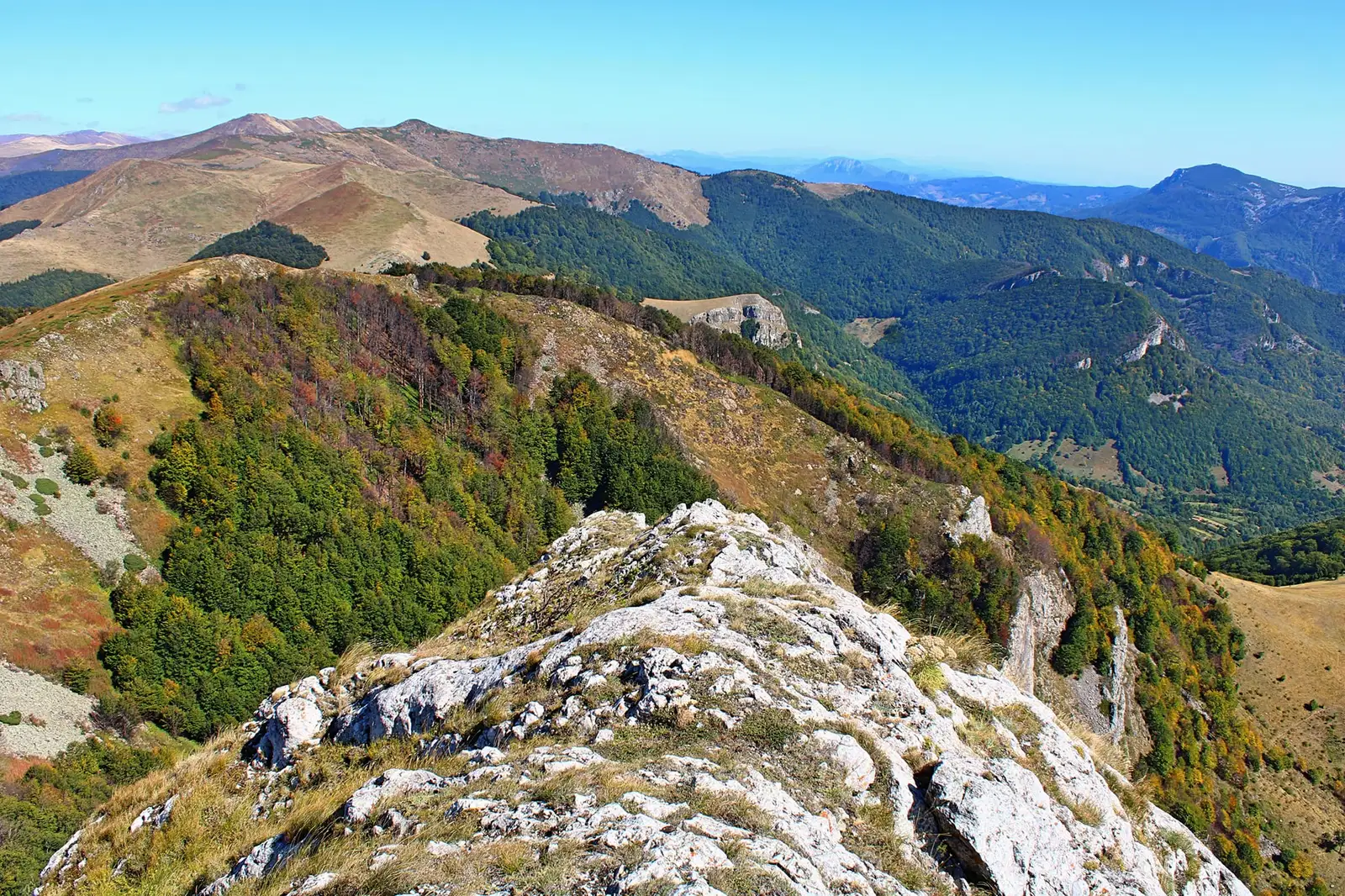  Munţii Cernei - vf. Cuşmiţa, Iuţii, Zglivit, Zglivăr, Vlaşcu Mic.  - Sima Constantin