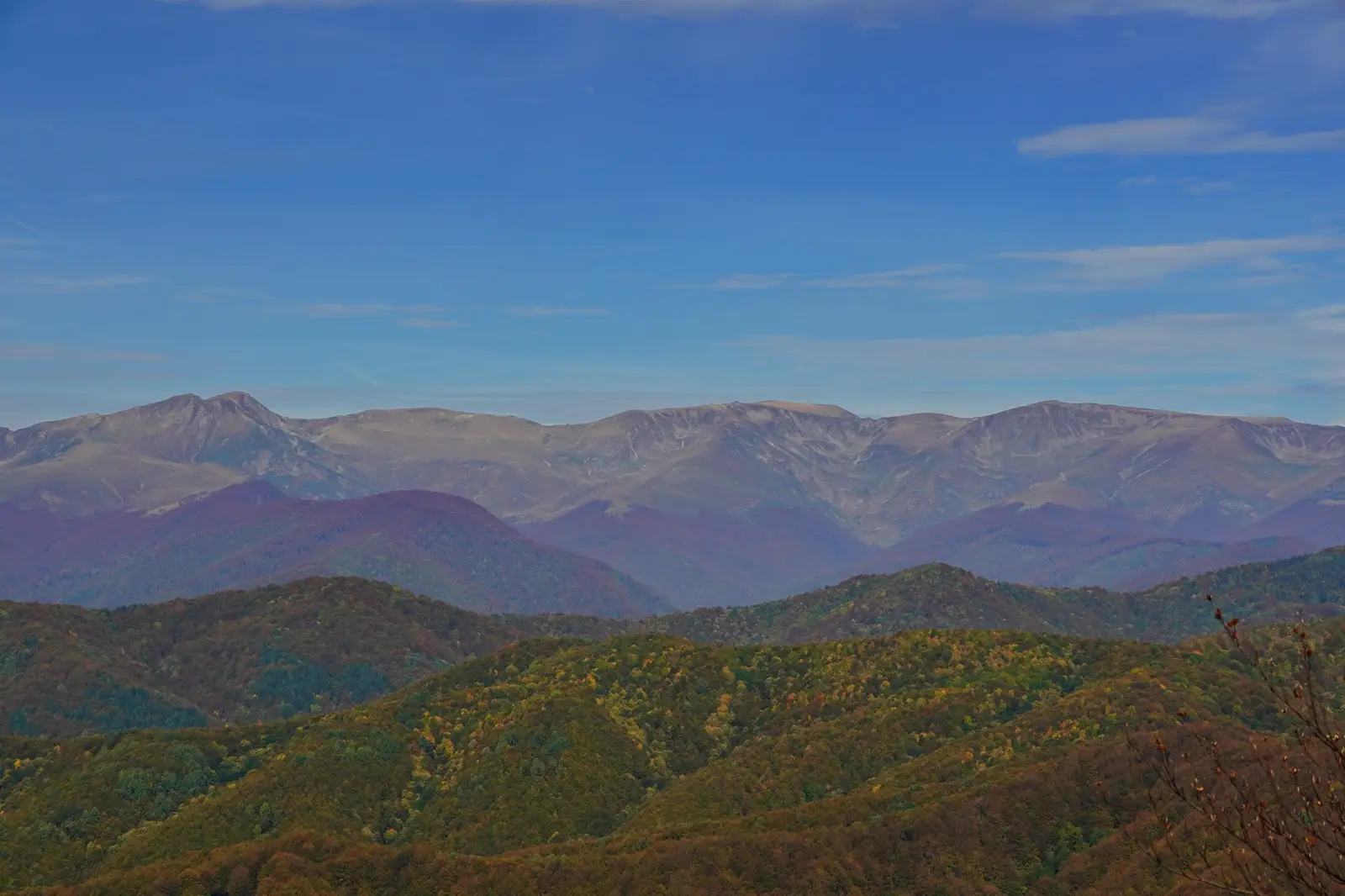 Creasta muntilor Godeanu, cu vf Godeanu în stânga - Adrian Vintila