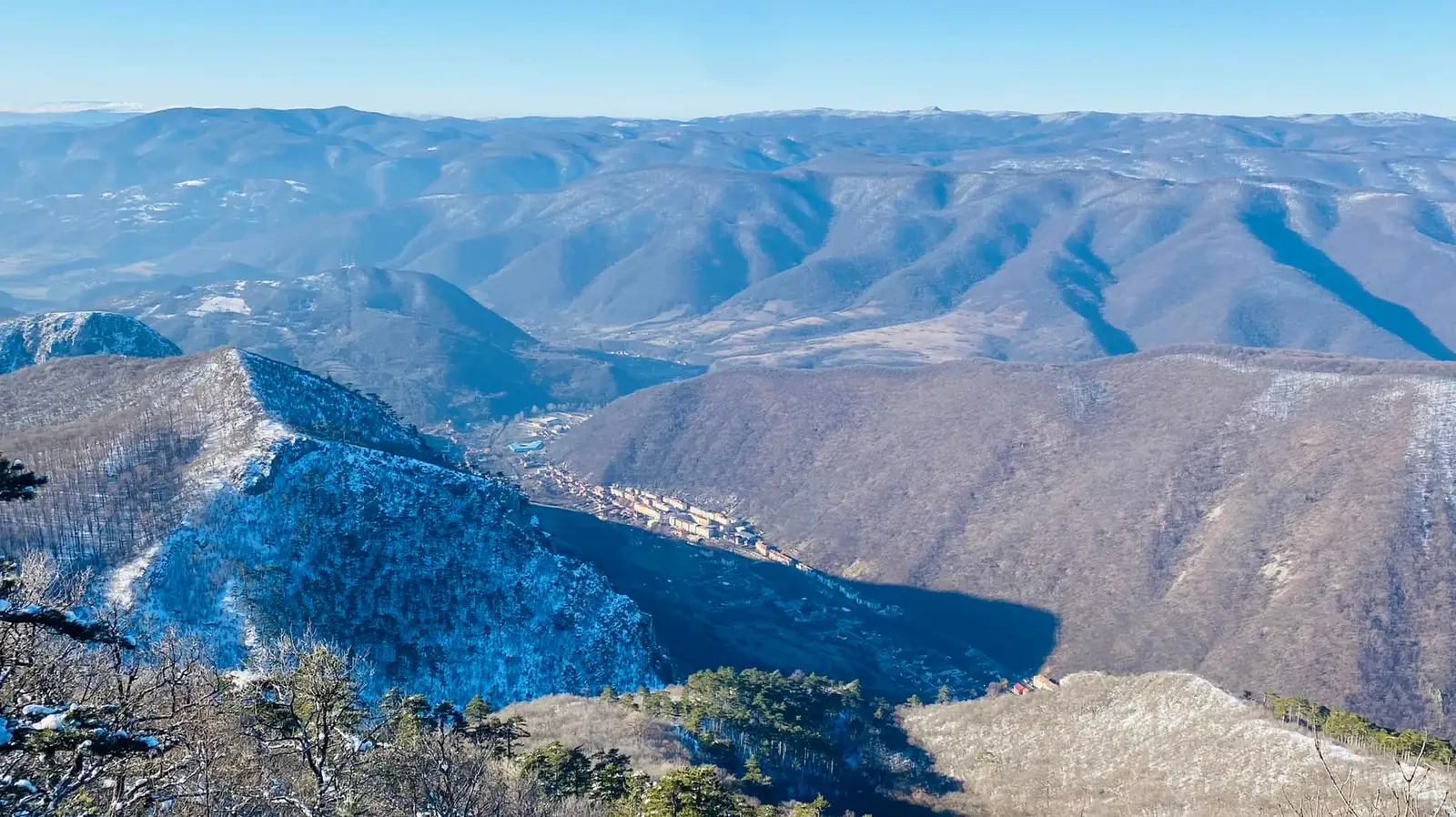  Cartierul Pecinișca, Herculane, Valea Cernei - Cosmin Birău