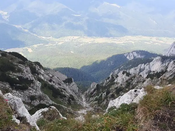 Fantana lui Botorog - Vf Ascutit - Vf. Padina Popii - Vf Turnul - Fantana lui Botorog