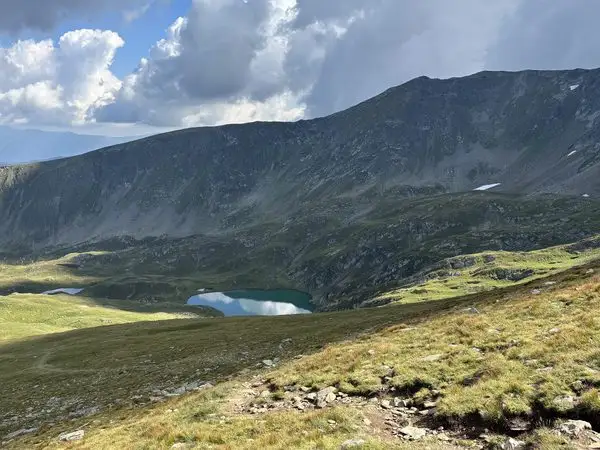 Stâna lui Burnei – Valea Rea – Vf Viștea Mare – Vf Moldoveanu – Vf Roșu – Vf Galbena – Lacul Galbena – Stâna lui Burnei