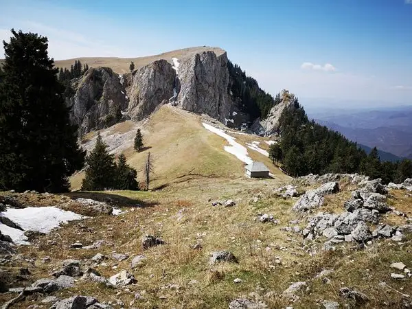 Valea Prislop – Muntele Cacova – Creasta Buila Vânturarița