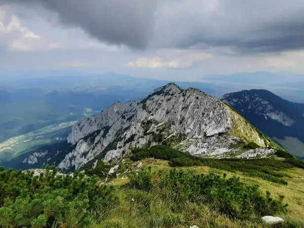 Fantana lui Botorog - Vf Ascutit - Vf. Padina Popii - Vf Turnul - Fantana lui Botorog