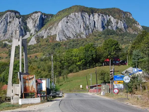 Pasul Bucium - Vârful Petriceaua - Pasul Buceş-Vulcan