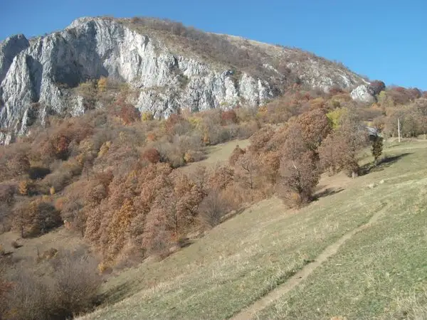Ocolul Pietrii Cetii cu bicicleta.