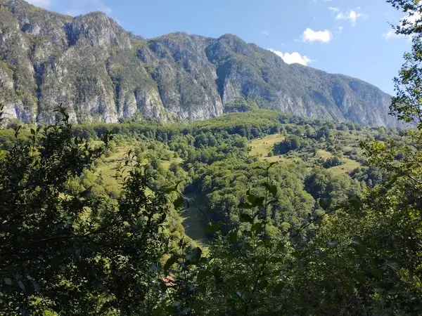 Cheile Prisacinei, Masivul Cernei-Mehedinti, Parcul National Domogled - Valea Cernei