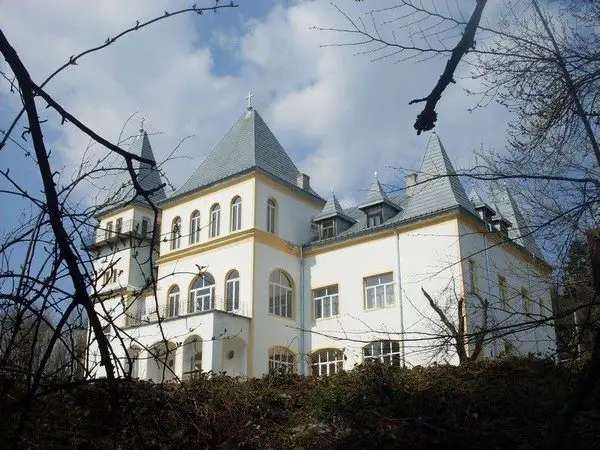 Cascada Dubina - Castelul Zichy - Cetatea Piatra Şoimului