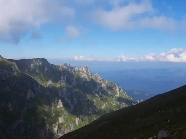 Traseu tur/retur: Piatra Arsa - Vf. Omu - Piatra Arsa