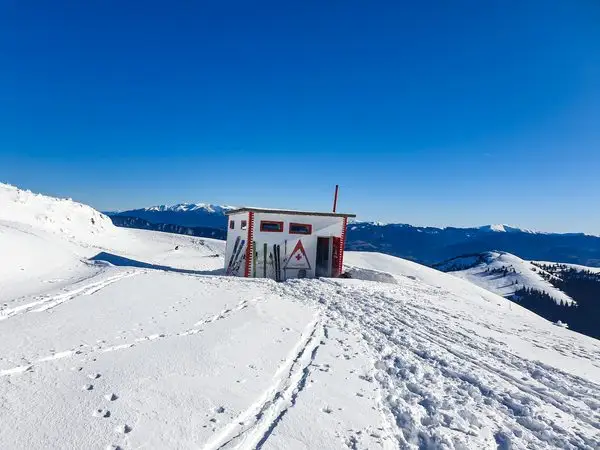 Circuit Iezer-Păpușa: Cabana Voina - Refugiul Găinațu Mare - Cabana Cuca - Cabana Voina