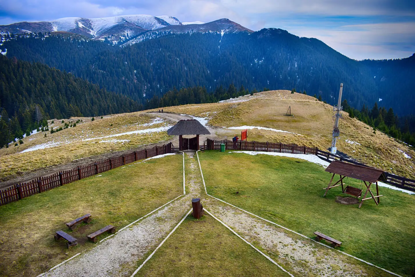 BUCLA: Cabana Muntele Rosu - Cabana Varful Ciucas - Saua Chirusca - Varful Muntele Rosu - Cabana Muntele Rosu