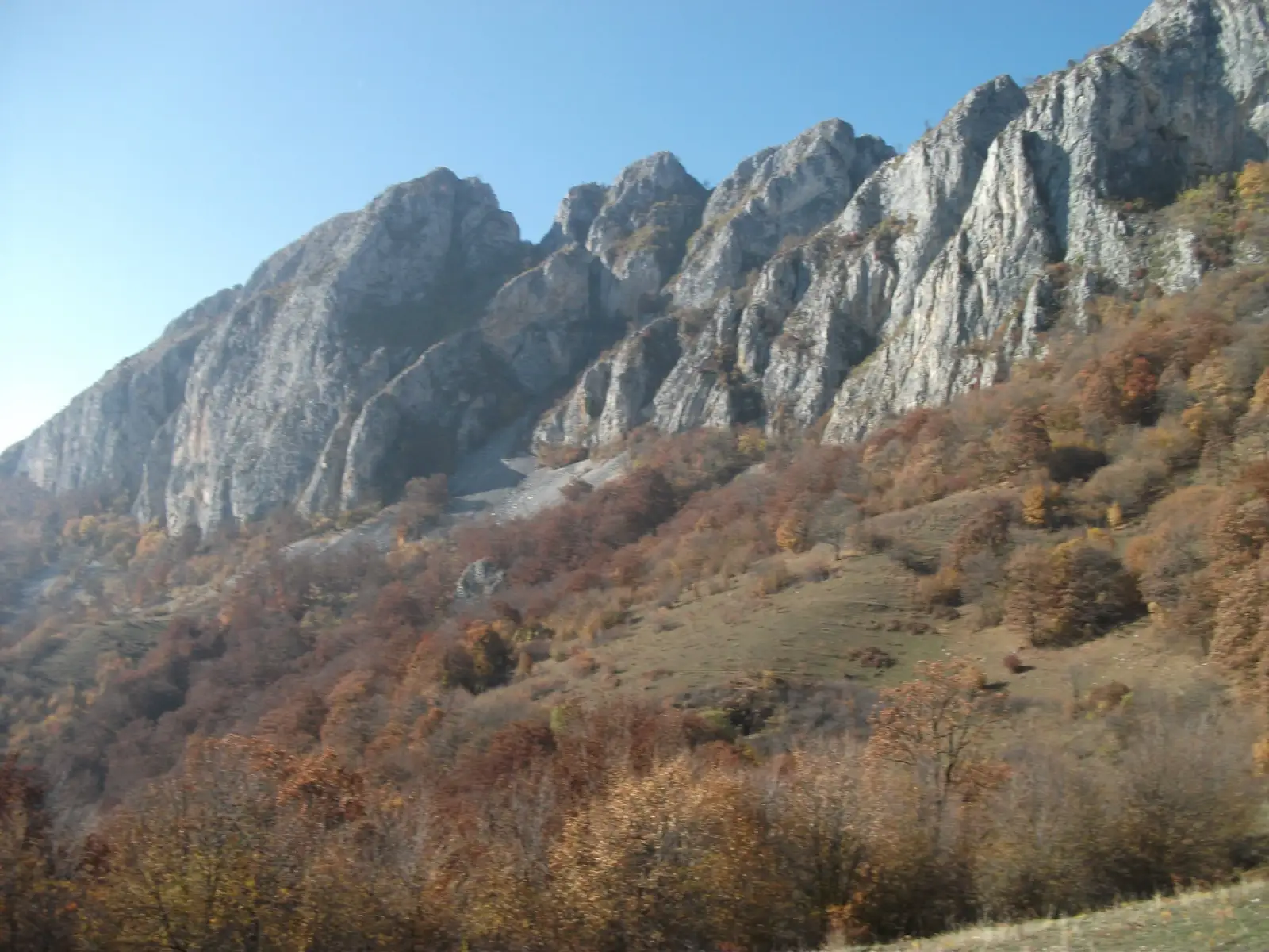 Ocolul Pietrii Cetii cu bicicleta.