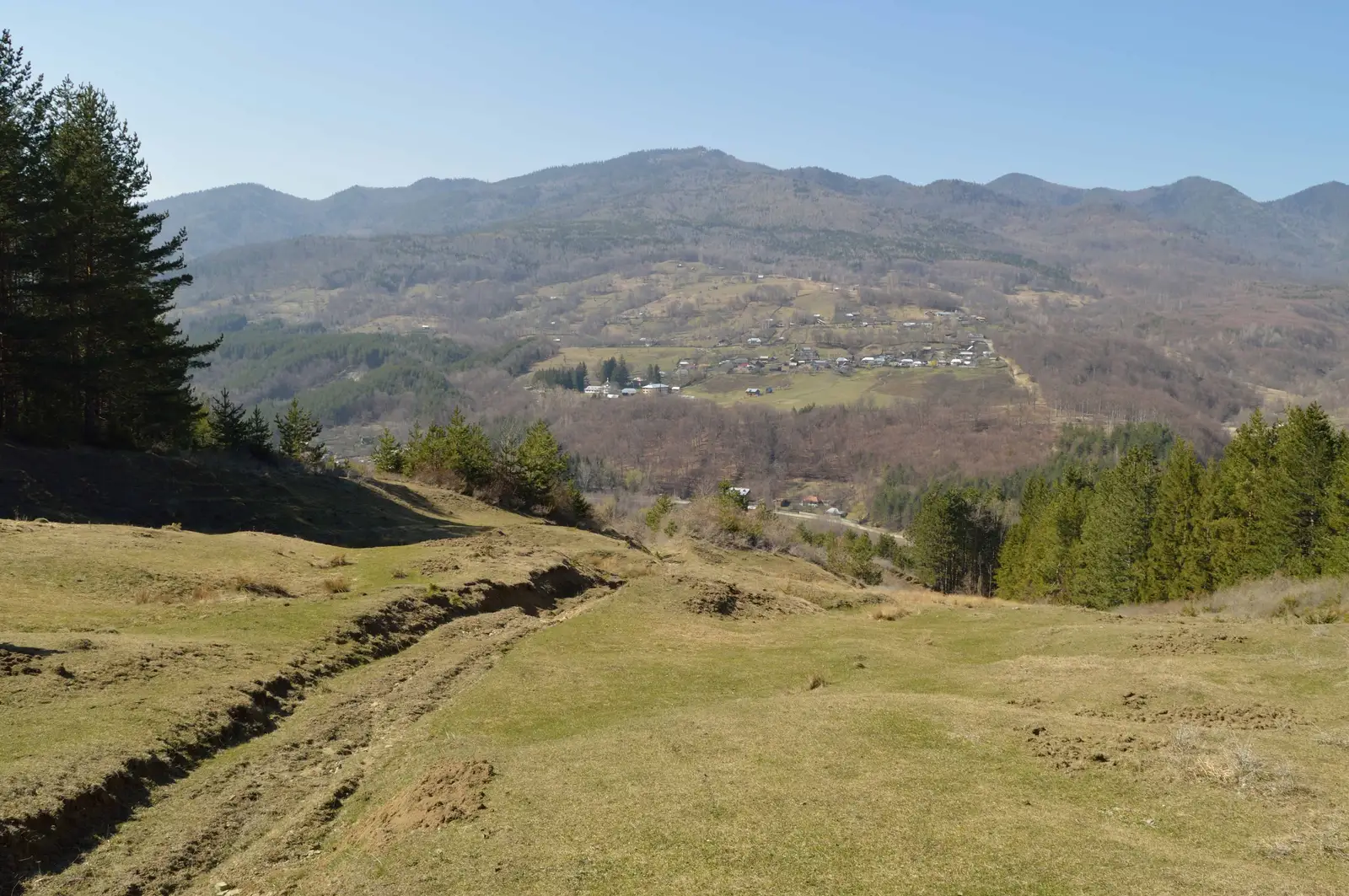 Baza Salvamont Păuleşti - Dealul Secăturii - Nereju Mic