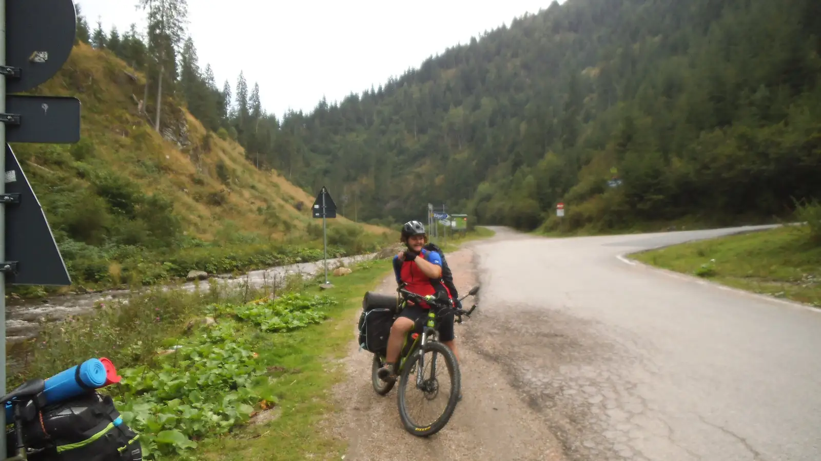 Filea de Sus - Sacel - Cetatea Lita - Saua Prislop - Manastirea Muntele Rece - Muntele Testiesu - Cerc - Caps - Baisoara.