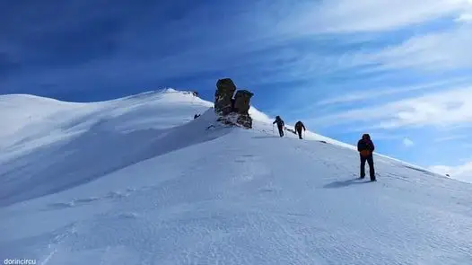 O Noapte la Stana Dos spre Vf. Rabla