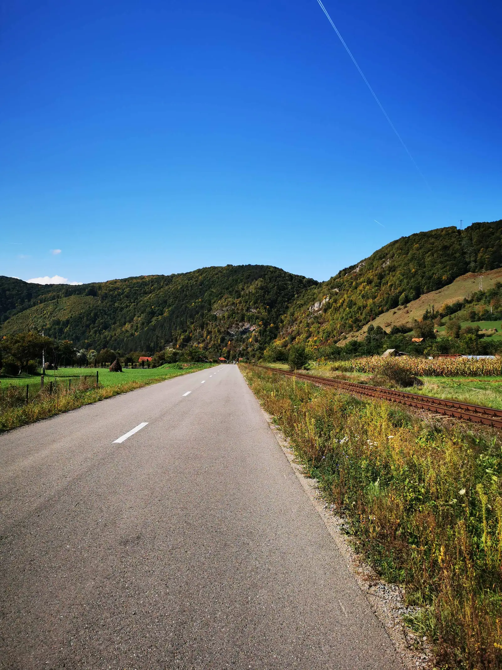 Bucea - Bratca - sub Pasul Piatra Craiului - Bucea