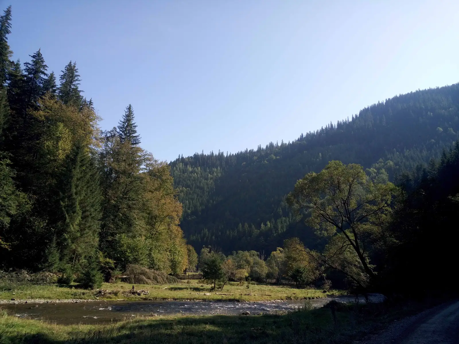 Breaza - sub culmea Obcinei Feredeului - Sadova