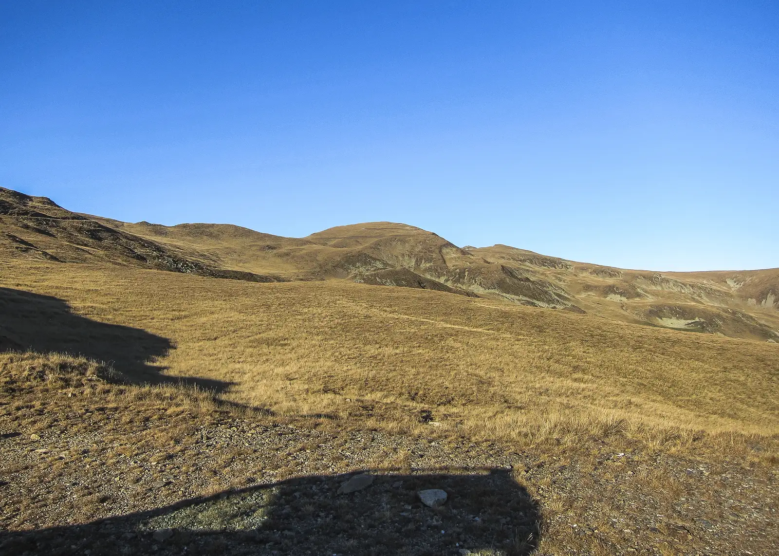 Bahna Rusului - Curmătura Păpău - Vf. Iezeru Mic