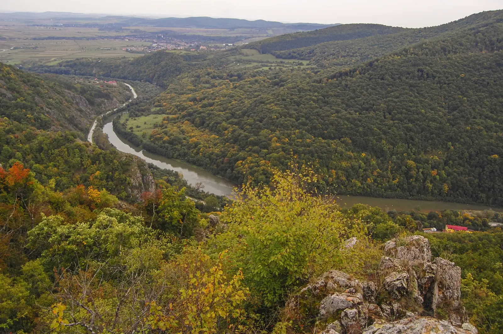 Cornești - Cabana Buru - Vf. Colţu Corbului - Gura Jigăului