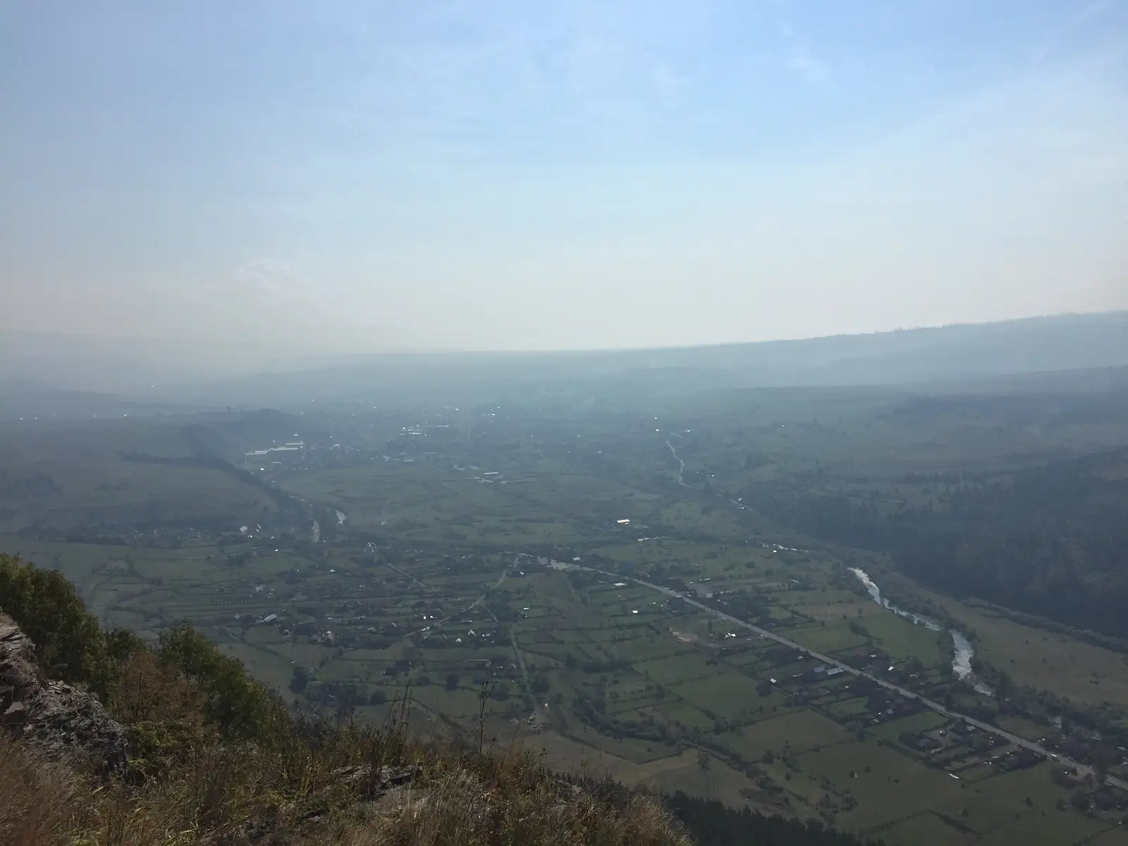 Vâgani (DN15)-Altar cu belvedere către Valea Mureşului