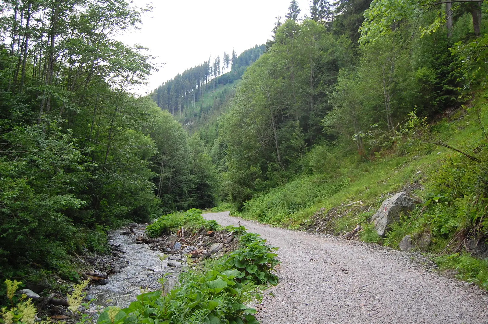 popas Zugreni - Hotel Rarău