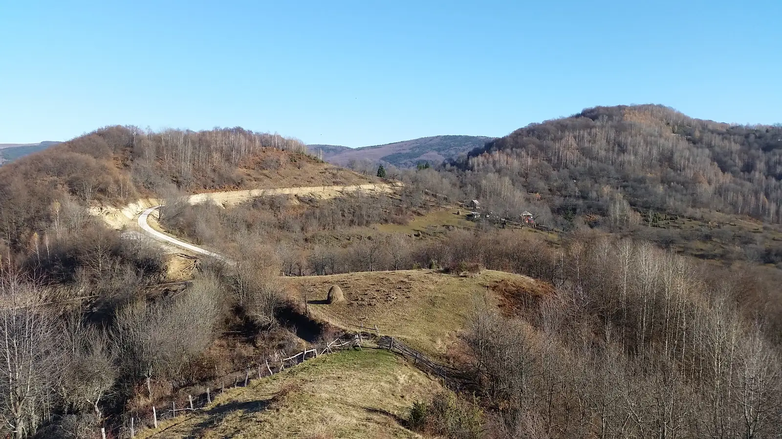 sat Bulzeştii de Sus - intersecţie cu traseul BA