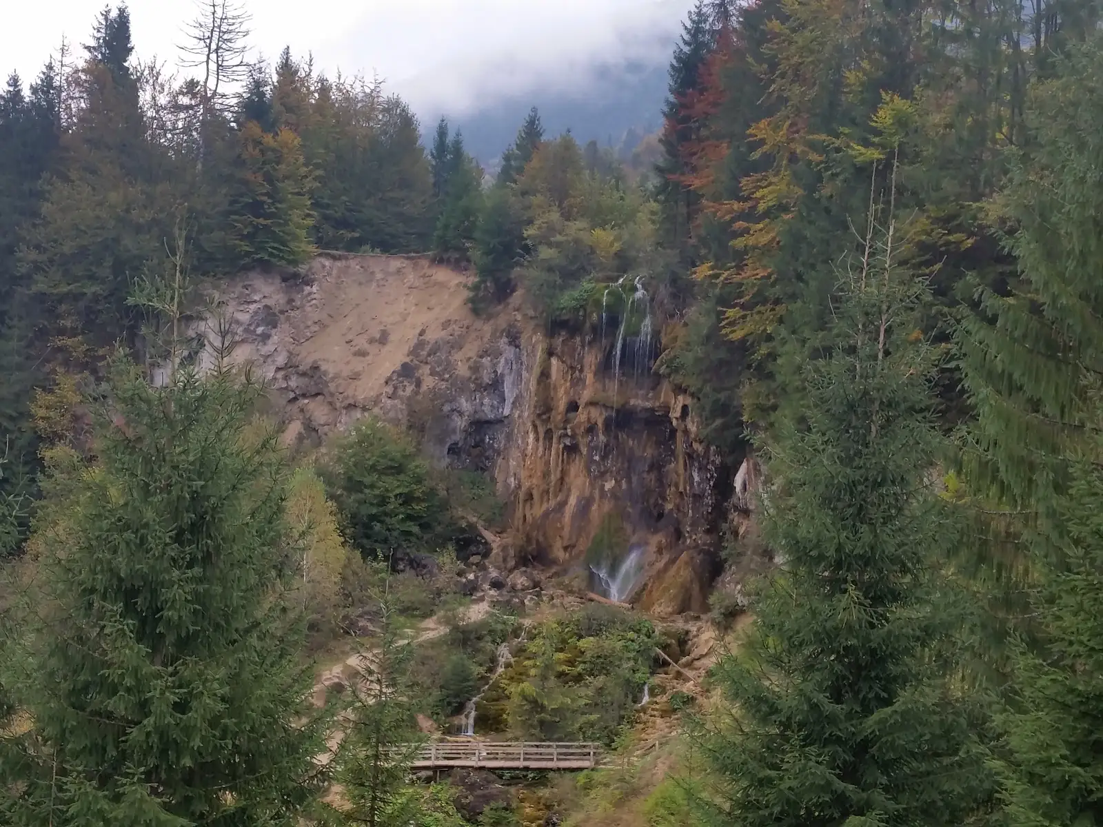 DJ762 (comuna Vidra) - sat Nemeşi - Cascada Pişoaia Vidrei