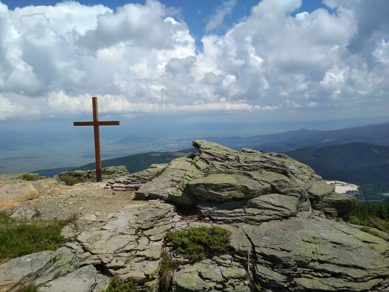 DN 13A (Dealul Piatra Colibei) - Vf. Sileş Viso - Staţiunea Harghita-Băi