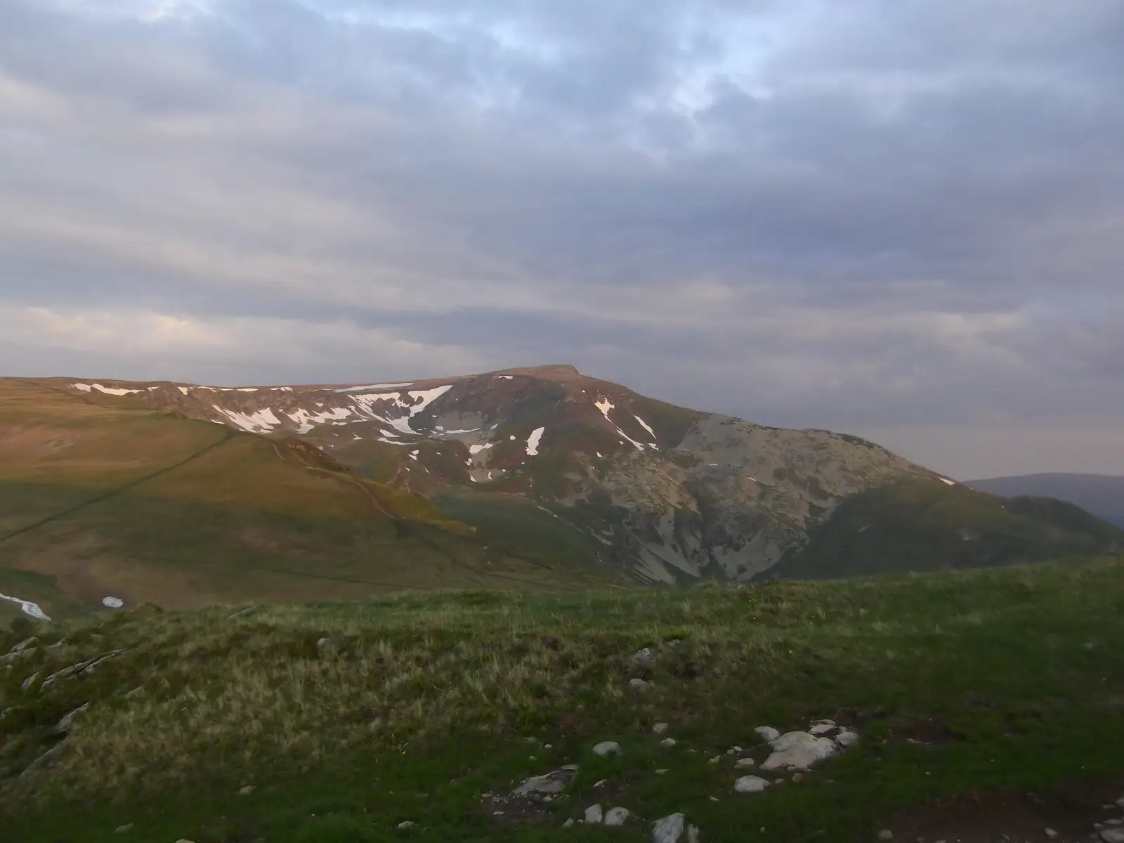 Vf. Godeanu - Şaua Mlăcile - Şaua Şuculeţului