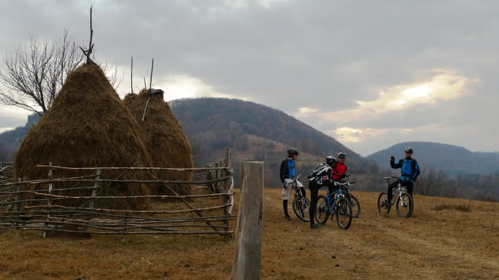 Lacul de Acumulare Gozna - Secu - Stupină - Lacul de Acumulare Gozna