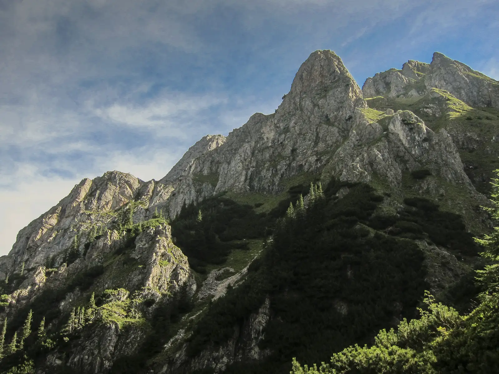 V. Sâmbetei - Piatra Caprei - Căldarea sub Cheia Bândei