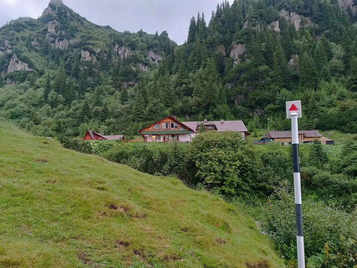 Bușteni - Gura Diham - Poiana Izvoarelor - Cabana Mălăiești - Glăjărie - Diham - Predeal