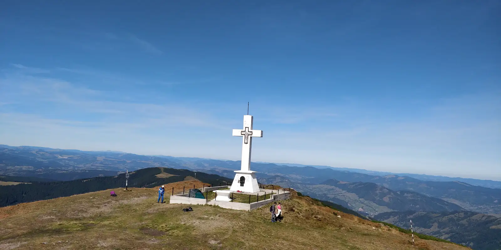 Transrarau (Saua Fundu Colbului) - Vf. Giumalau - Cabana Giumala - Transrarau (Saua Fundu Colbului)