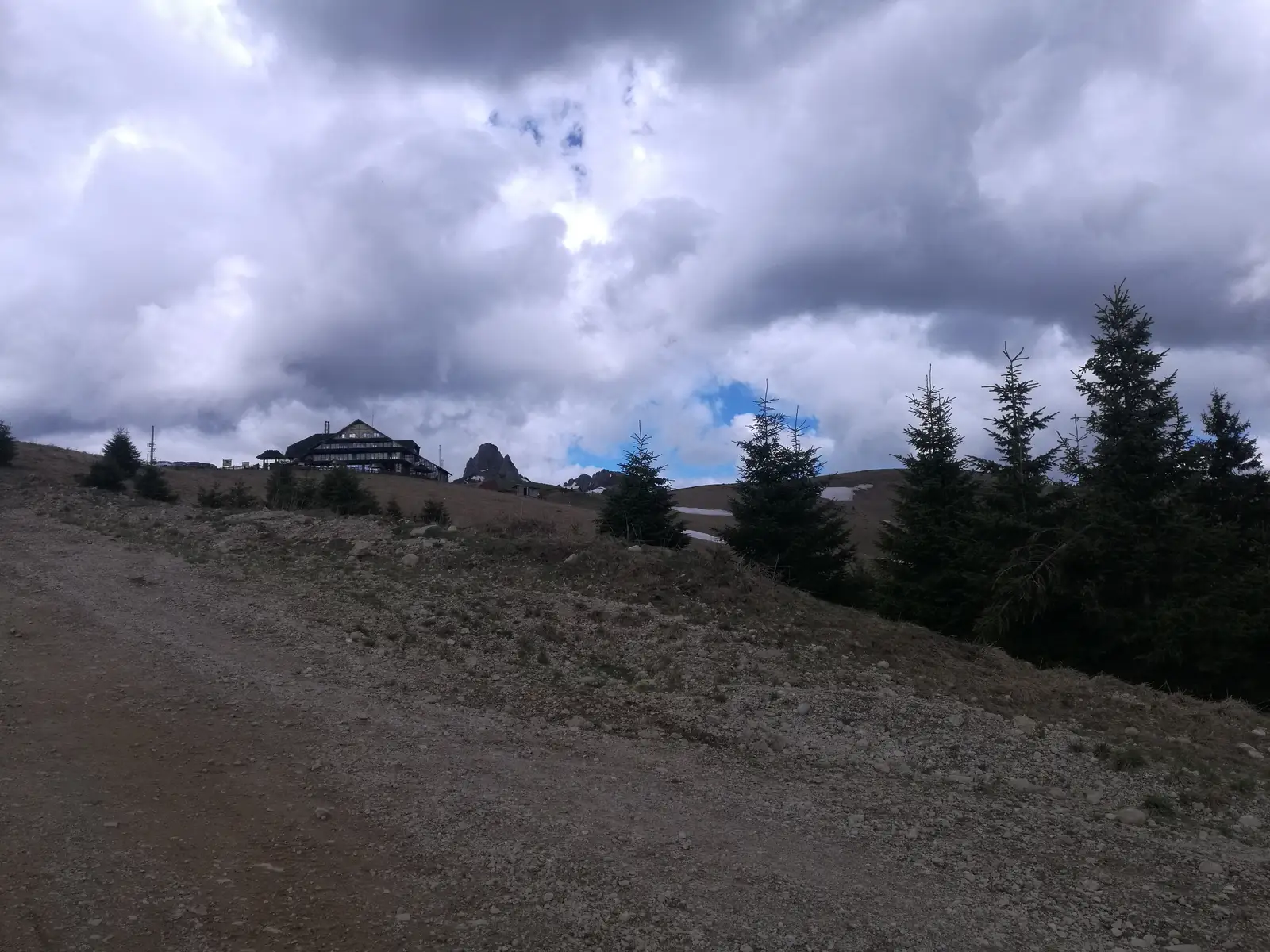 CABANA MUNTELE ROSU - CABANA CIUCAS